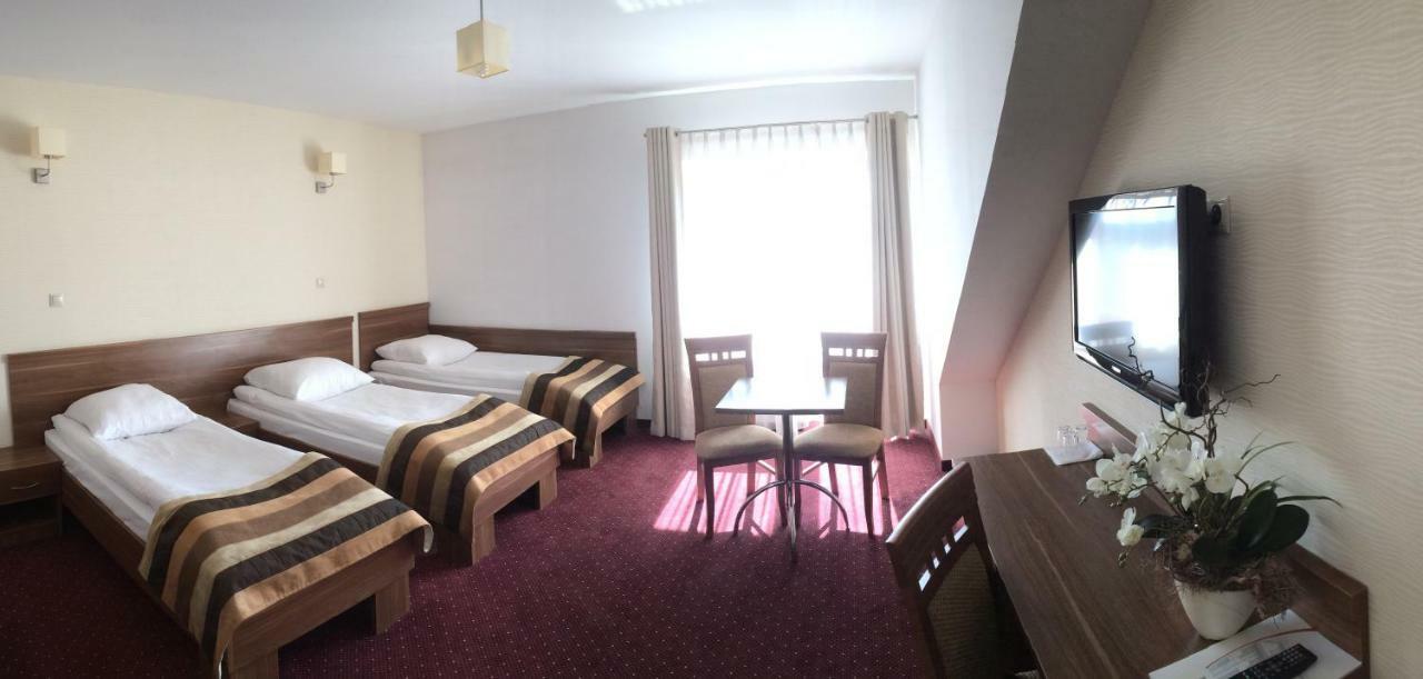 Hotel Dyminy Kielce Exterior foto